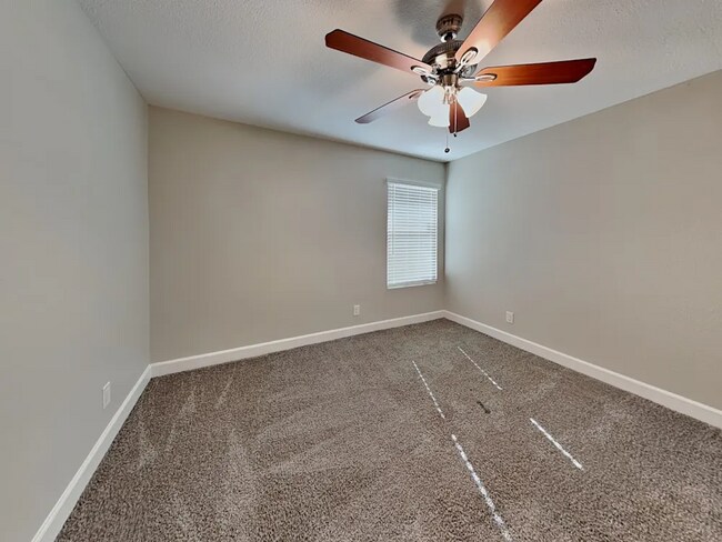 Foto del edificio - 8703 E Valley View Rd