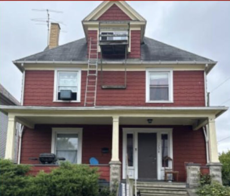 1220 8th St NW Unit UP, Canton, OH 44703 Room for Rent in Canton, OH