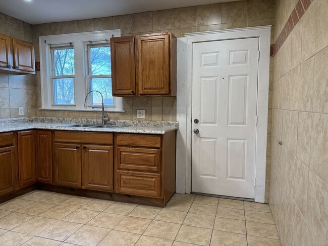 Building Photo - 1503 State St