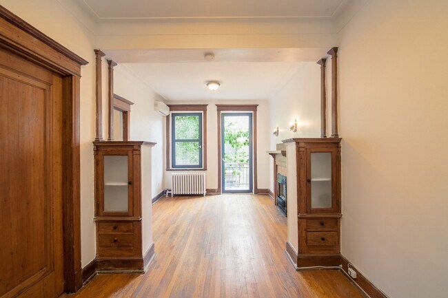 Photo du bâtiment - 2050 Av. Claremont