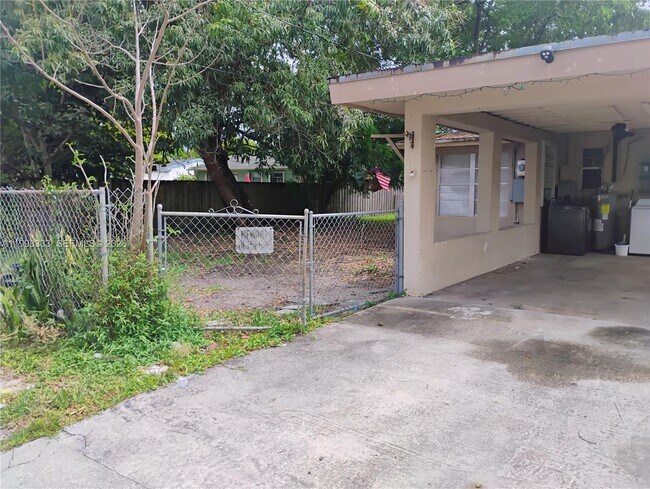 Foto del edificio - 254 SW 15th St