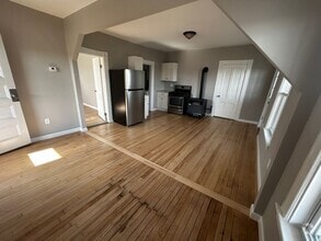 Building Photo - 465 Rimmon St