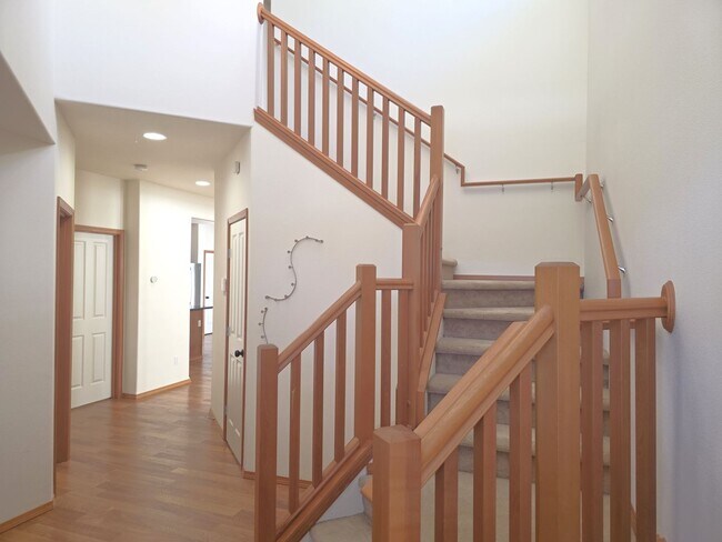 Foto del edificio - 4-bedroom, 2.5-bathroom home located in Fe...