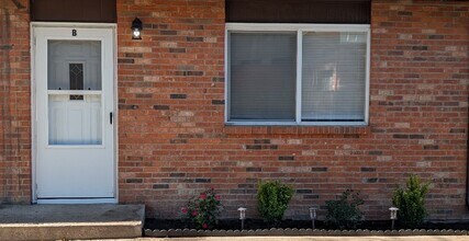 Building Photo - 717 39th St