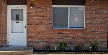 Building Photo - 717 39th St