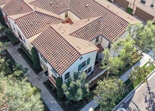 Building Photo - 64 Emerald Clover