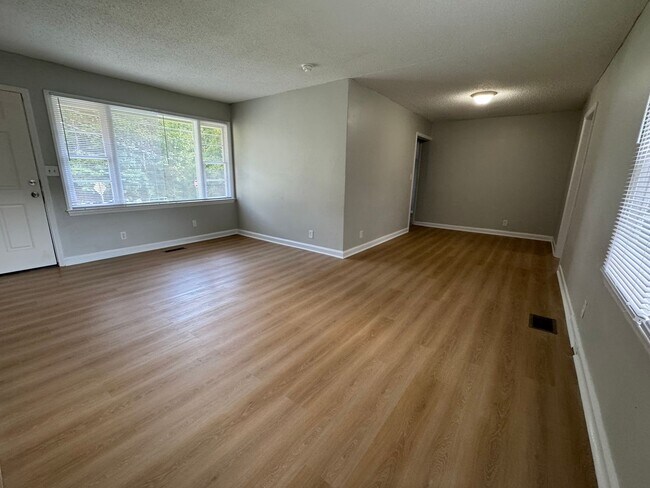 Foto del edificio - 1728 Dogwood Dr