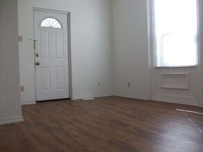 Building Photo - 539 Reid St