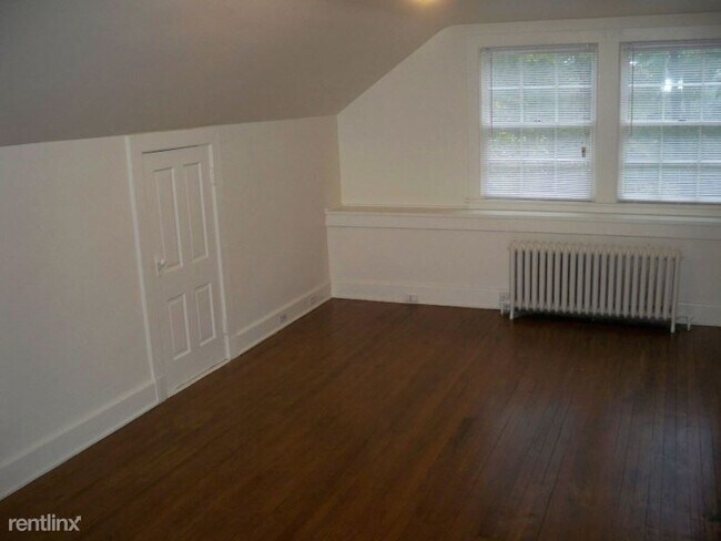 Building Photo - 3 br, 1 bath House - 0 Lewis Mountain