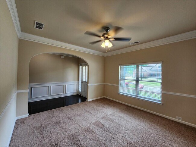 Foto del edificio - 525 Twelve Oaks Dr