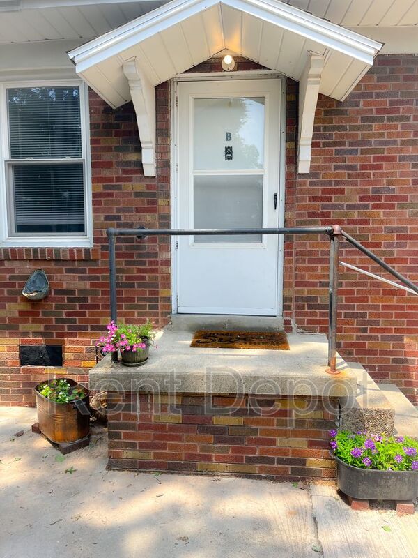 Building Photo - 737 S Englewood Ave