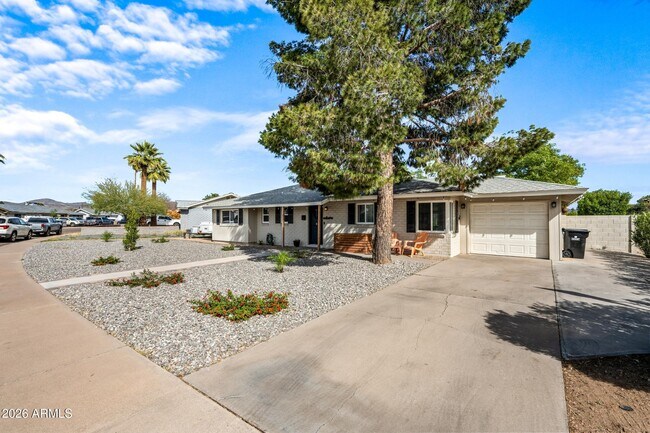 Foto del edificio - 1831 W Northview Ave