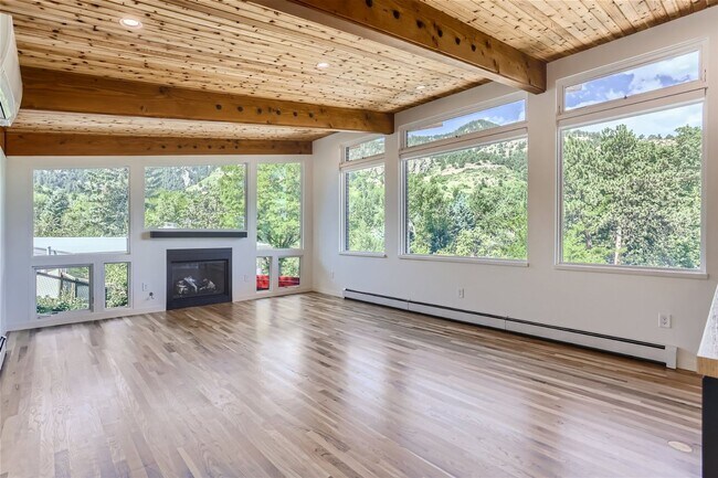 Foto del edificio - Incredible 5 bed, 3 bath Boulder Mountain ...