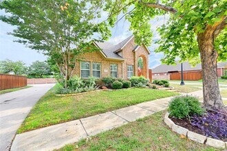 Building Photo - 9378 Park Garden Dr
