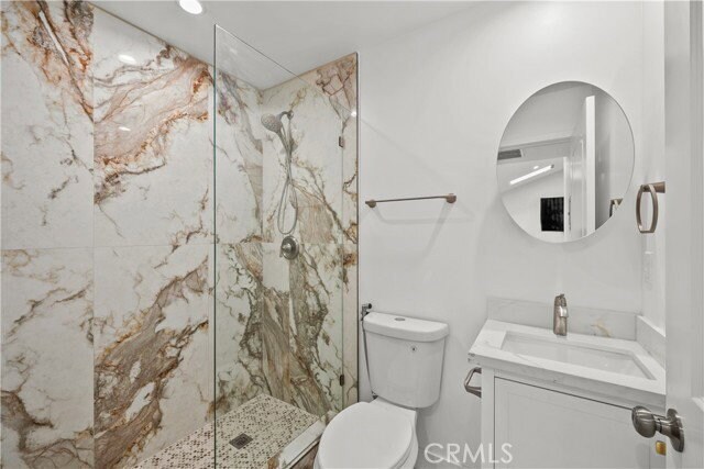 Foto del edificio - 2135 Canyon Dr