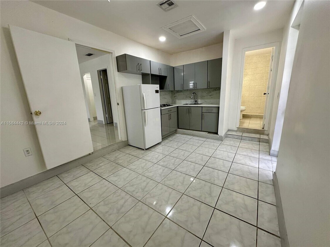 Primary Photo - 14331 SW 286th St
