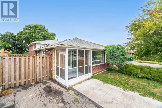 Photo du bâtiment - 7386 Netherwood Rd