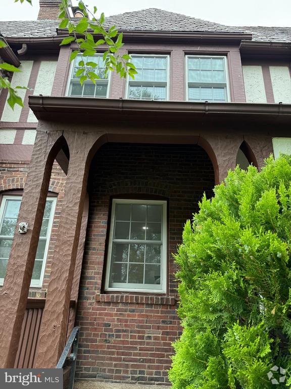 Building Photo - 4414 Volta Pl NW