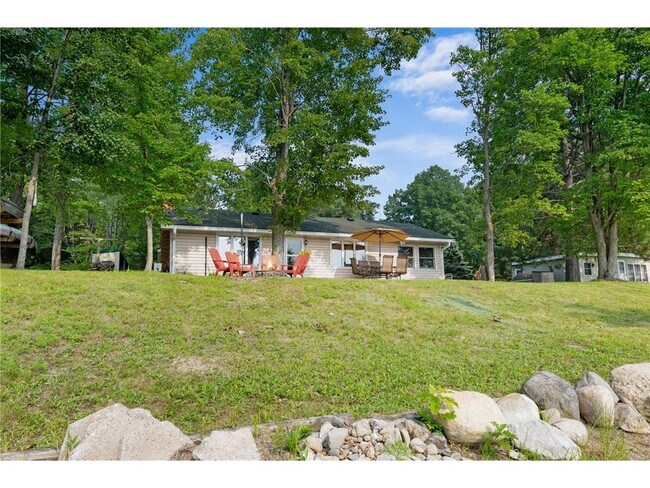 Foto del edificio - 2180 Island Dr