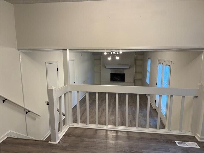 Foto del edificio - 1253 Tinderbox Ln