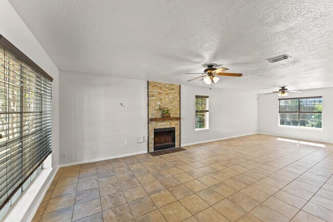Building Photo - 22627 Williamschase Dr