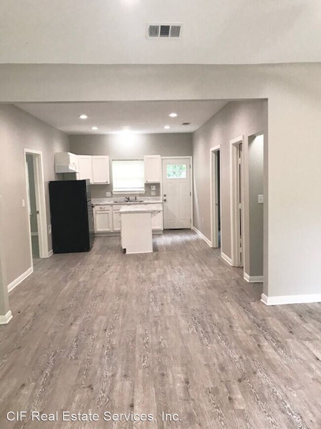 Foto del edificio - 3 br, 1 bath House - 1105 Old Dallas Rd.
