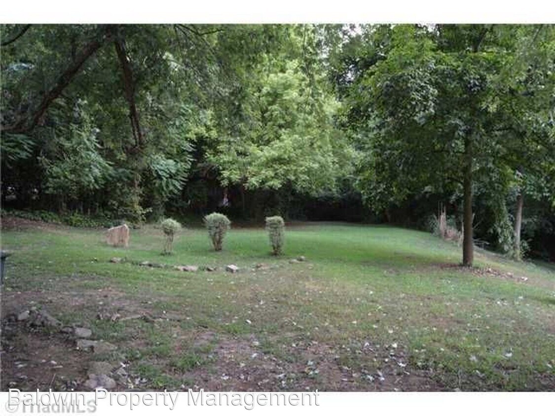 Building Photo - 2 br, 3 bath House - 629 Cloister Drive