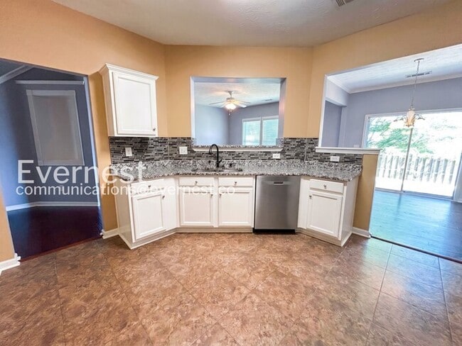 Foto del edificio - 729 Mountain Laurel Dr