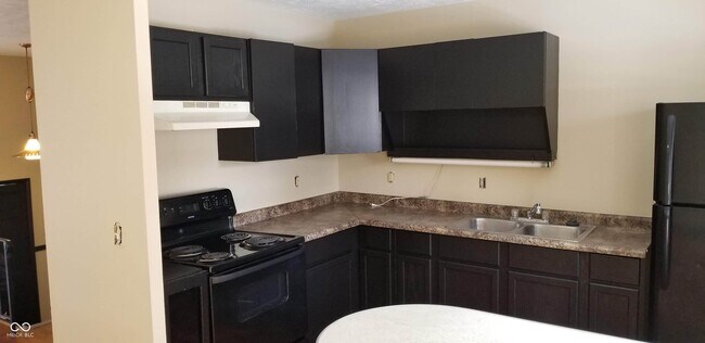 Building Photo - 8803 Balboa Ct