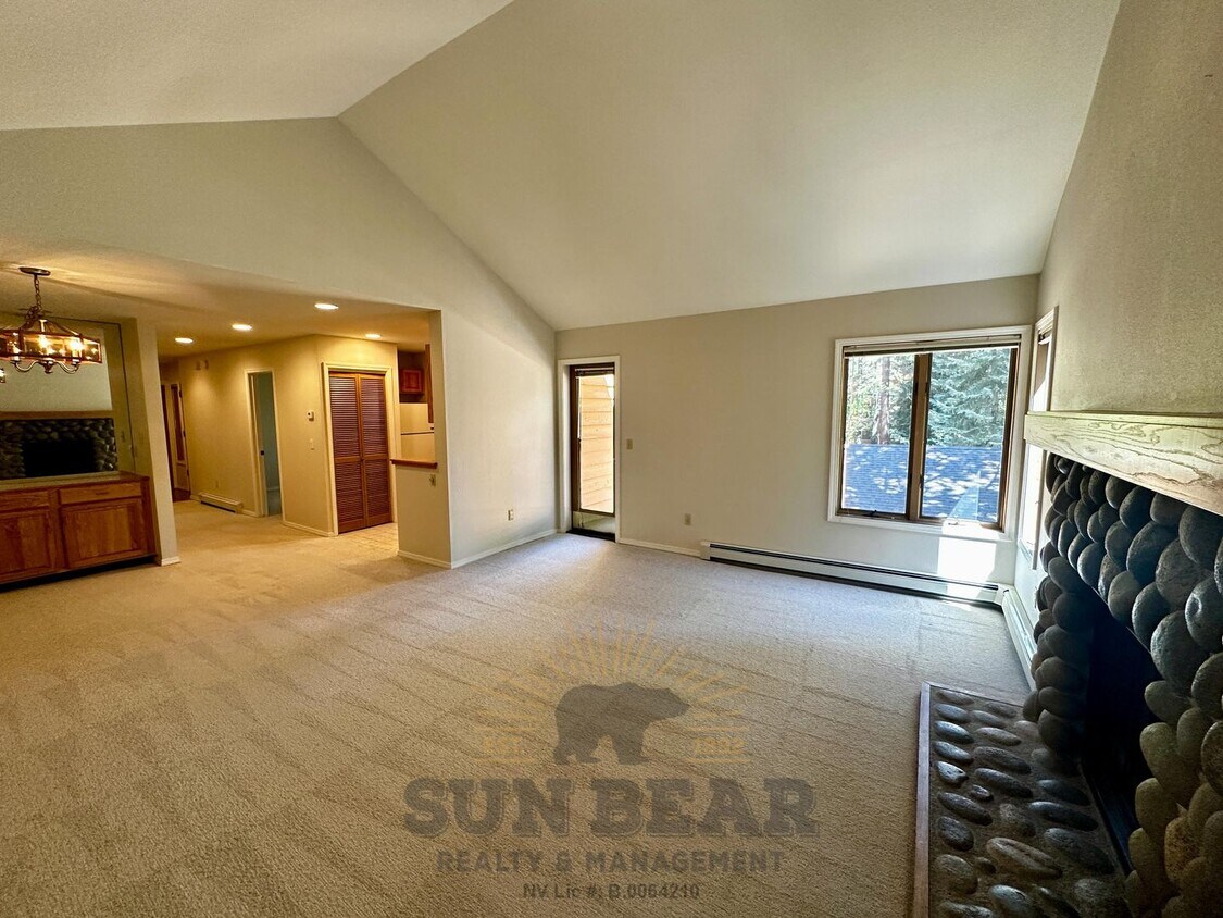 Primary Photo - 1 Bedroom Condo with garage in McCloud! Wa...