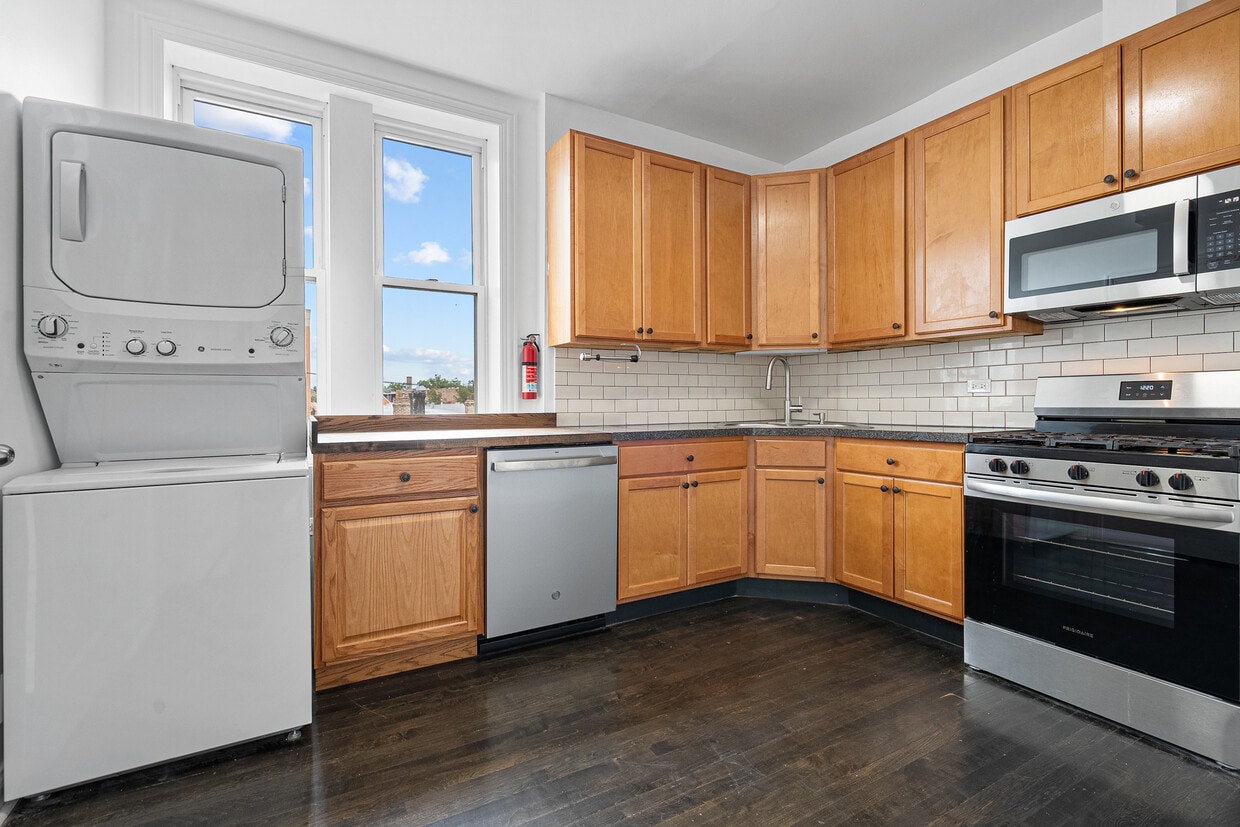 Primary Photo - 1532 N Harding Ave