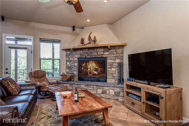 Foto principal - 313 Valley View Cir