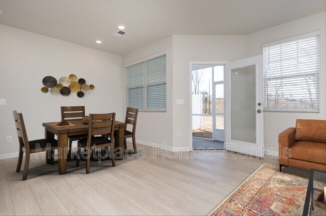 Building Photo - 307 E Compass Wy