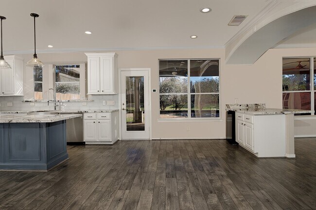 Foto del edificio - 138 Oriel Oaks Cir