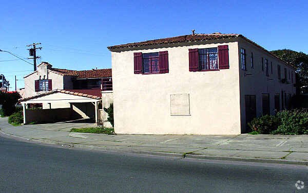 Building Photo - 553 Wallace Ave