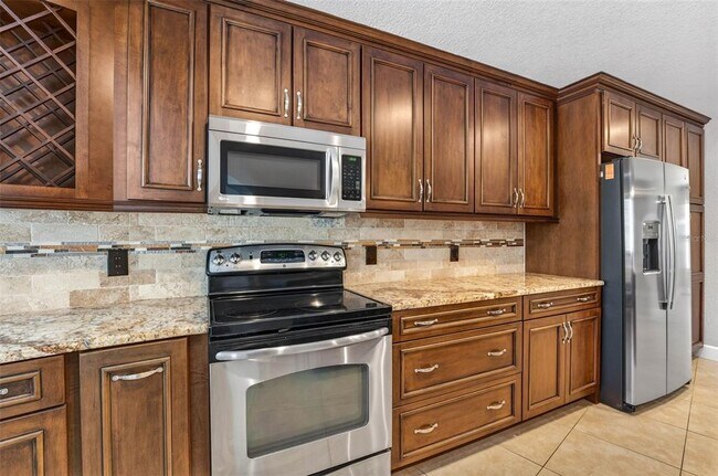 Building Photo - 2111 Paddock Cir