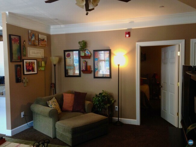Foto del edificio - First Floor 2BR 2BA North End Summerfield $2,200  - Available June 18