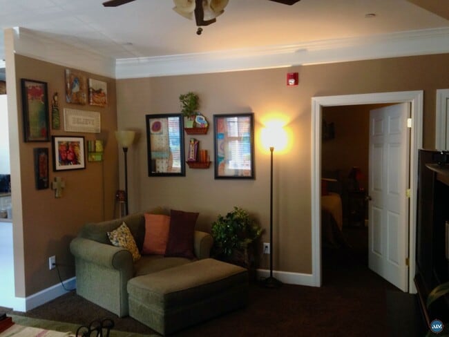 Building Photo - First Floor 2BR 2BA North End Summerfield $2,200  - Available June 18