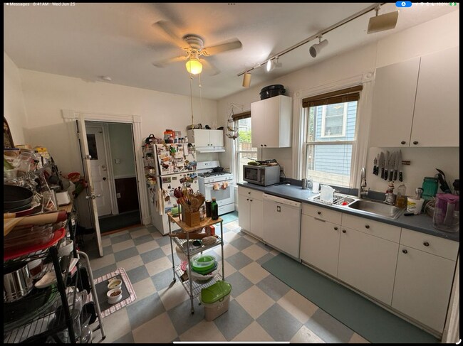 Building Photo - 21 Haverford Street