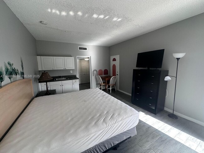 Building Photo - 26 Diplomat Pkwy