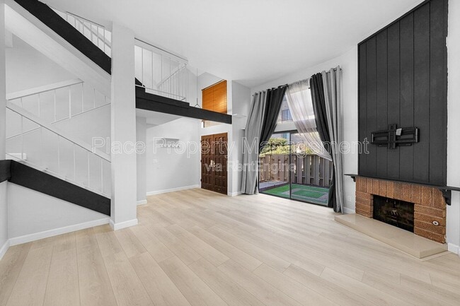 Building Photo - 6863 Caminito Mundo