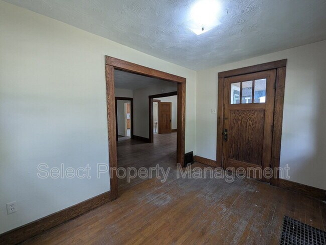 Foto del edificio - 1841 N Anthony Blvd