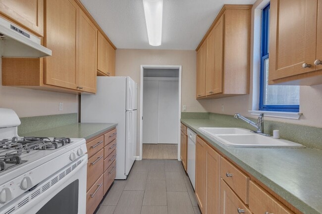 Building Photo - 115 Guaymas Pl