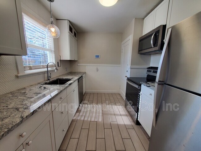 Foto del edificio - 921 Granada Ave