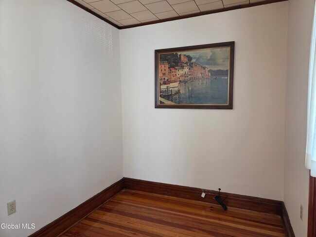 Foto del edificio - 1273 Parkwood Blvd