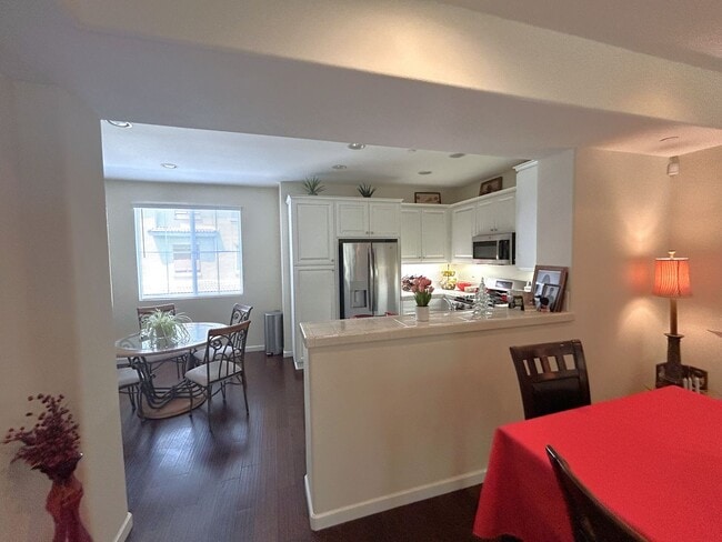 Building Photo - 17871 Shady View Dr