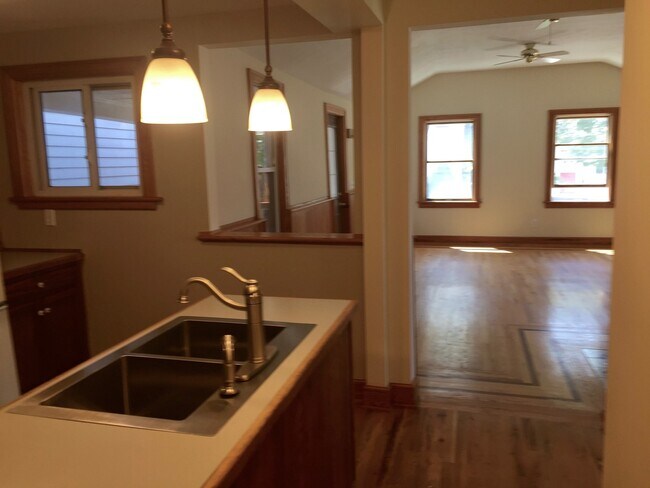 Building Photo - 268 Sanford Street