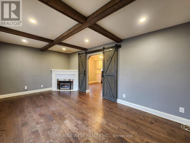 Photo du bâtiment - 134 Harmony Rd S