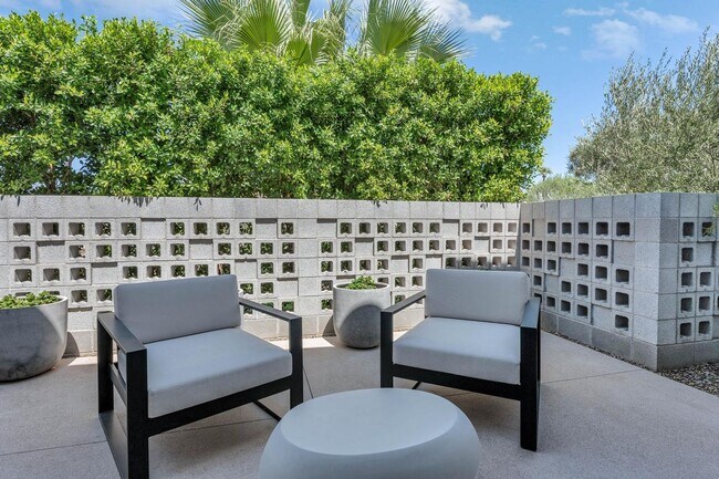Foto del edificio - 75 E Griswold Rd