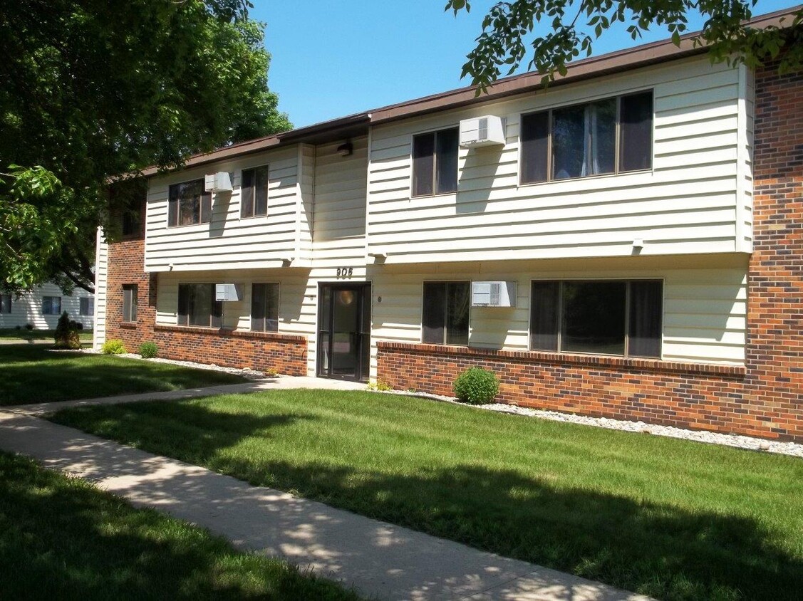 Primary Photo - Clairview Apartments
